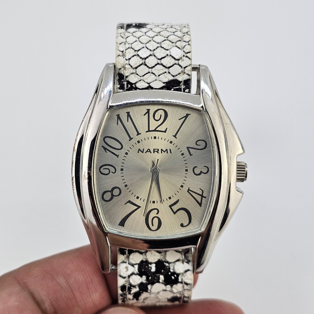 Narmi Women Watch 40MM Black White Faux Leather Band Up to‎ 5.5" New Battery